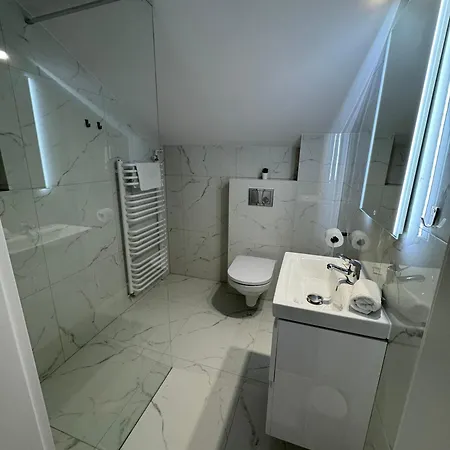 民宿 Amber 波波林