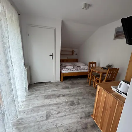 Amber 民宿 波波林