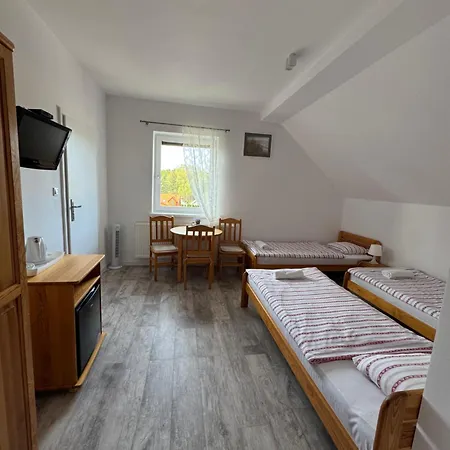 民宿 Amber 波波林